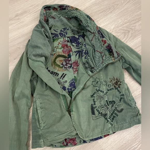 Desigual- Green Zip up Cowl Neck Designer Floral & Embellished Jacket. - Picture 9 of 15
